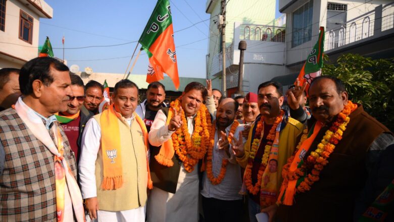वार्ड नं. 32 की कई कालोनियो में भाजपा प्रत्याशी ने किया धुंआधार जनसंपर्क