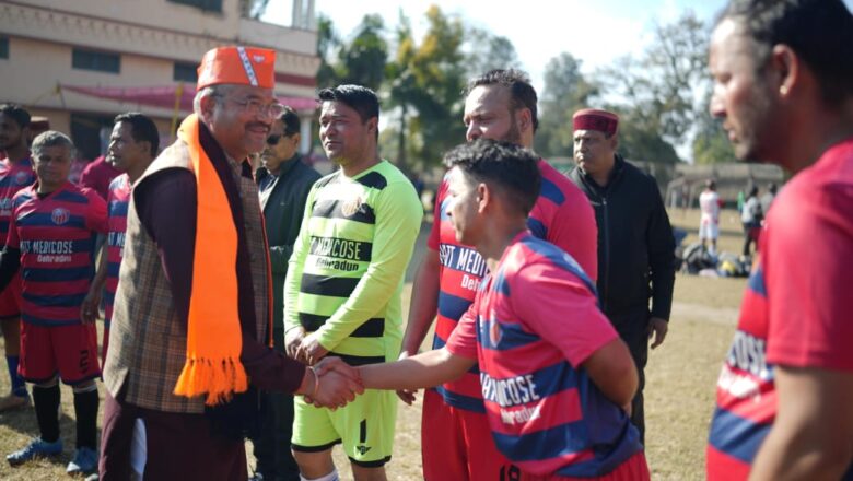 प्रबुद्ध जन सम्मेलन एवं डालनवाला कार्बन स्कूल में बड़ी जनसभा की गई