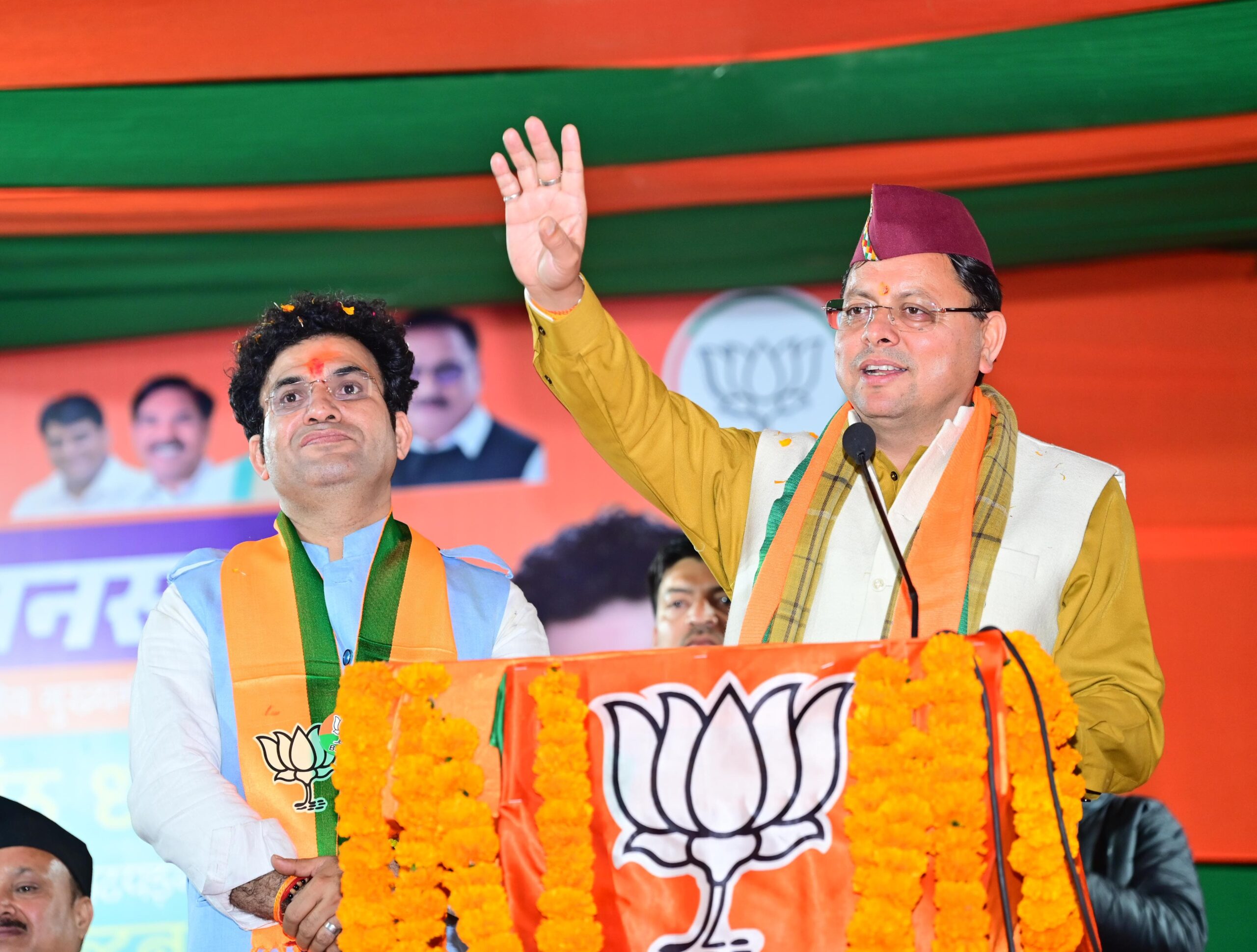 इस चुनाव में दिल्ली की जनता ने झूठ और भ्रष्टाचार की राजनीति करने वाले कांग्रेस और आप जैसे मौसेरे भाइयों को सत्ता से बाहर करने का पूरा मन बना लिया है:धामी