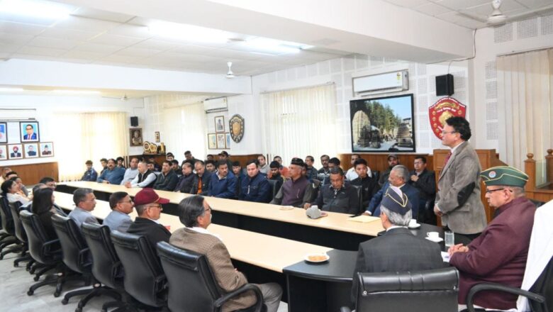 राज्य सरकार शहीदों के परिजनों की सहायता के लिए प्रतिबद्ध है : जोशी   