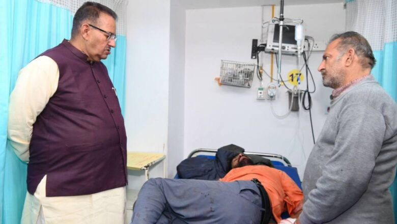 मंत्री गणेश जोशी ने पीड़ितों के परिजनों से भी बातचीत की और उन्हें हरसंभव मदद का आश्वासन दिया