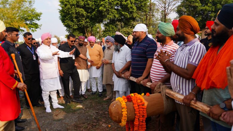 श्री दरबार साहिब लाए गए नए ध्वजदण्ड का परंपरा के अनुसार विधि विधान से हुआ पूजन