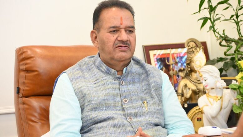 मंत्री जोशी ने कहा कि पर्यटकों की सुविधा हमारी प्राथमिकता है