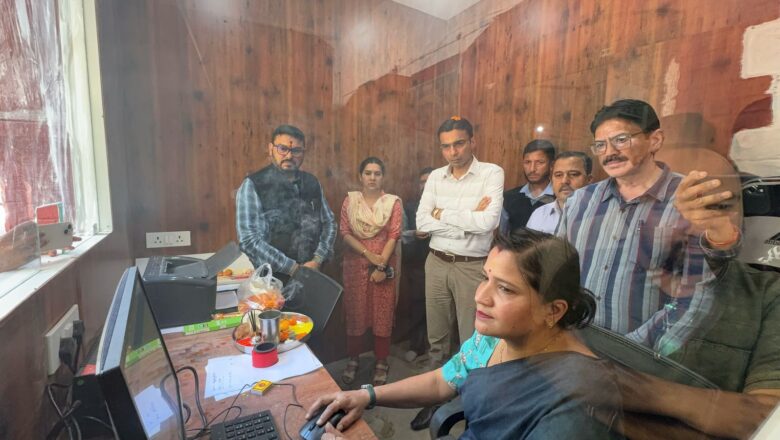 रजिस्ट्री ऑफिस के समीप बना राज्य का प्रथम डेडिकेटेट ई-कियोस्क ‘सचेतक’, सामान्य नागरिक ई-रजिस्ट्रेशन वेबसाईट से ले पाएंगे भूमि सम्बन्धी जानकारी, जिलाधिकारी ने किया विधिवत उद्घाटन