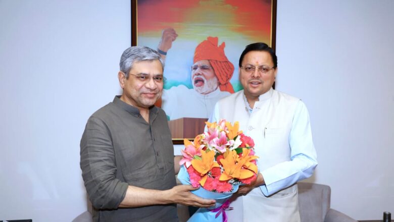 मुख्यमंत्री ने रेल मंत्री से टनकपुर-बागेश्वर रेल परियोजना को राष्ट्रीय परियोजना घोषित करते हुए इस परियोजना पर होने वाले व्यय का पूर्ण वहन भारत सरकार द्वारा किये जाने का भी आग्रह किया