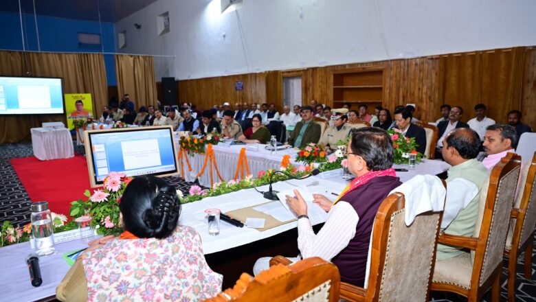 अल्मोड़ा मेडिकल कॉलेज के लिए मास्टर प्लान पर प्रगति की जानकारी दी और बताया कि पिथौरागढ़ मेडिकल कॉलेज का बजट दोगुना किया गया है।   