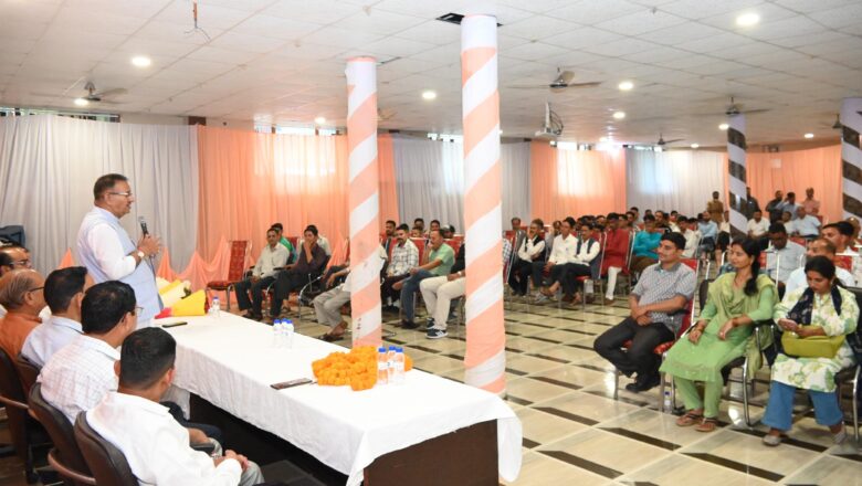 मंत्री गणेश जोशी ने कहा कि भारत की एकता व अखंडता के लिए दिया गया डा0 श्यामा प्रसाद मुखर्जी का बलिदान हमें सदैव राष्ट्र सेवा हेतु प्रेरित करता रहेगा