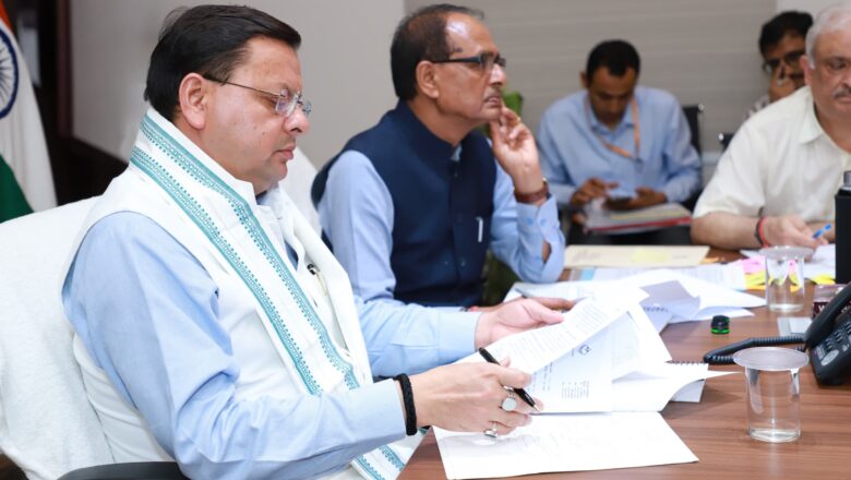 लघु किसानों और महिलाओं को राहत देने को 10,000 फार्म मशीनरी बैंक, सीएम धामी ने केंद्रीय कृषि मंत्री को सौंपा 400 करोड़ का प्रस्ताव      