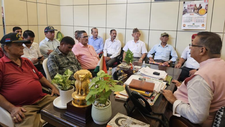 हरेला पर्व को सैनिक सेवा भावना से जोड़ने का नया प्रयास  मंत्री जोशी ने कहा कि अब देश सेवा के बाद प्रकृति सेवा भी पूर्व सैनिकों की प्राथमिकता बनेगी, जिससे समाज और पर्यावरण दोनों को लाभ होगा।