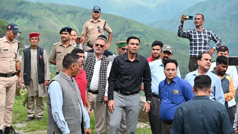 सीएचसी चकराता को कैंट क्षेत्र के संकरे बाजार से बाहर निकालना जरूरी— डीएम सविन बंसल ने बताया नई लोकेशन की आवश्यकता   