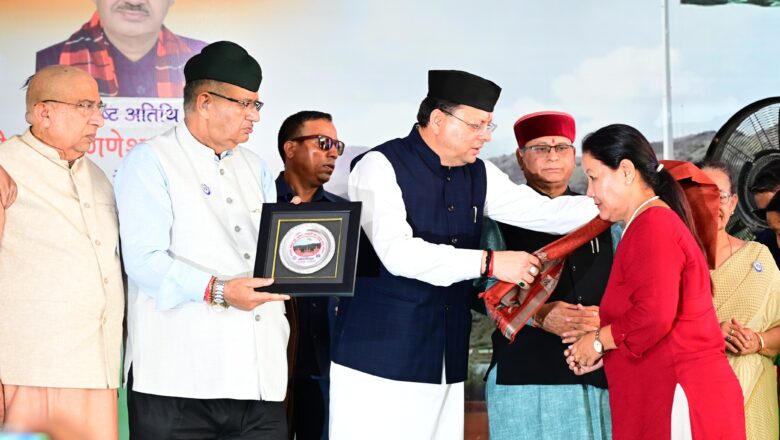 मुख्यमंत्री धामी की संवेदनशीलता से शहीद परिवारों को सरकारी नौकरी के लिए आवेदन की सीमा 2 से बढ़ाकर 5 वर्ष की गई, अब तक 37 आश्रितों को मिल चुकी है नियुक्ति