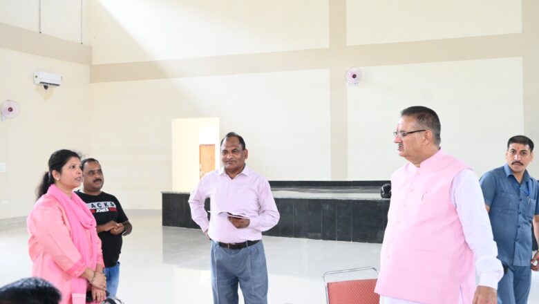 प्रदेश के कृषि मंत्री गणेश जोशी ने आज गढ़ी कैंट स्थित हरवंश कपूर मेमोरियल हॉल का दौरा कर आगामी 02 अगस्त को आयोजित होने वाले राज्य स्तरीय कार्यक्रम की तैयारियों का जायजा लिया।