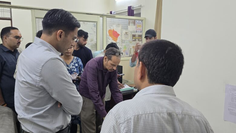 कंट्रोल रूम से डीएम सविन बंसल की कमान; बारिश से उपजे संकट पर 24×7 निगरानी, सभी विभागों को अलर्ट मोड पर रखा गया