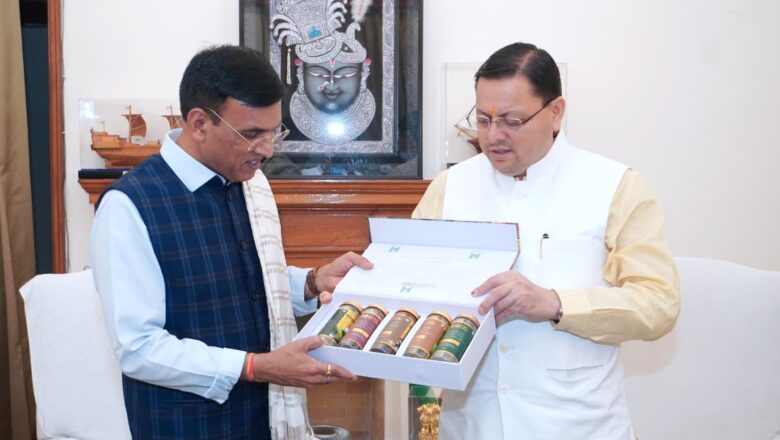 मुख्यमंत्री ने खेल मंत्री डॉ. मनसुख मांडविया से राज्य में खेलों के व्यापक विकास, उच्च स्तरीय खेल अवस्थापना के निर्माण तथा खिलाड़ियों को विश्वस्तरीय प्रशिक्षण एवं सुविधाएं उपलब्ध कराने के उद्देश्य से कई महत्वपूर्ण प्रस्तावों पर चर्चा की और केंद्र सरकार से सहयोग का अनुरोध किया