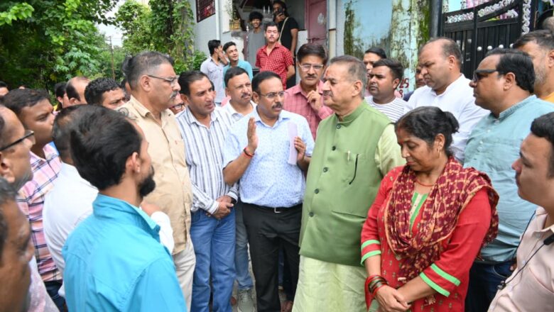 कंडोली क्षेत्र में रिस्पना-बिंदाल परियोजना से प्रभावित मकानों का सर्वे कार्य पुनः कराने के निर्देश, मंत्री गणेश जोशी ने जनता की समस्याएं मौके पर सुनीं