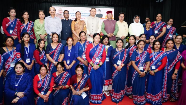 मुख्यमंत्री ने कहा कि बच्चों के शुरुआती चरण के विकास में आंगनवाड़ी केंद्रों की महत्वपूर्ण भूमिका होती है   