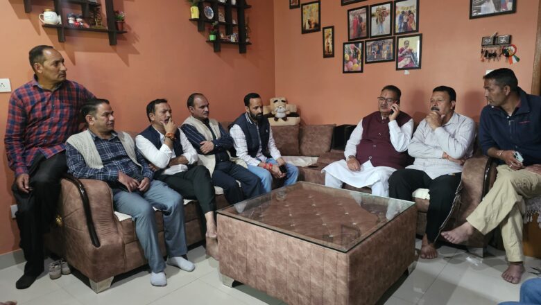 परिजनों ने कैबिनेट मंत्री से आग्रह किया कि मृतक का पार्थिव शरीर भारत लाया जाए ताकि अंतिम संस्कार संपन्न हो सके। इस पर कैबिनेट मंत्री गणेश जोशी ने उन्हें हर संभव मदद और सहयोग का भरोसा दिलाया।      