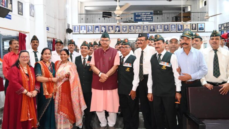 सैनिक परिवारों के लिए समर्पित, हर कदम पर जवानों की ढाल बनकर खड़े गणेश जोशी”