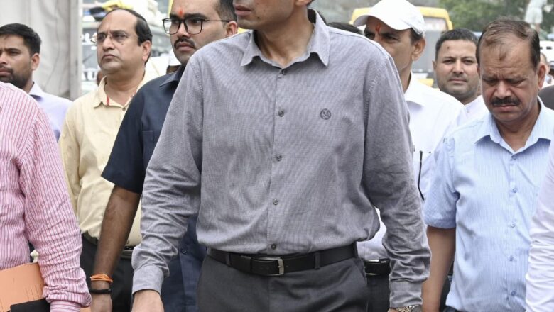 नागथात के दुर्गम क्षेत्र में जिला प्रशासन का बड़ा कदम: अटल आयुष्मान कार्ड से लेकर दिव्यांग प्रमाण पत्र और पेंशन प्रकरणों तक का निस्तारण अब शिविर में ही