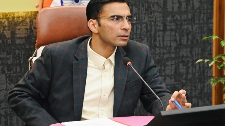 डीएम सविन बंसल की कानूनी कार्रवाई के बाद एचडीएफसी अरगो के सिर पर कुर्की और नीलामी की तलवार लटकी।