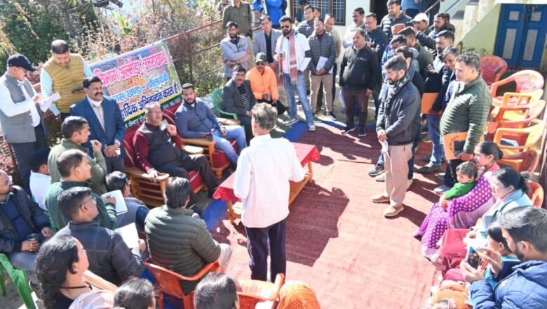 कृषि मंत्री जोशी ने अधिकारियों को यह भी निर्देश दिए कि केंद्र और राज्य सरकार की सभी कृषि एवं उद्यान योजनाओं को न्याय पंचायत स्तर तक पहुंचाने के लिए कैंप आयोजित किए जाएं, ताकि अंतिम व्यक्ति तक योजनाओं का लाभ सुनिश्चित हो सके