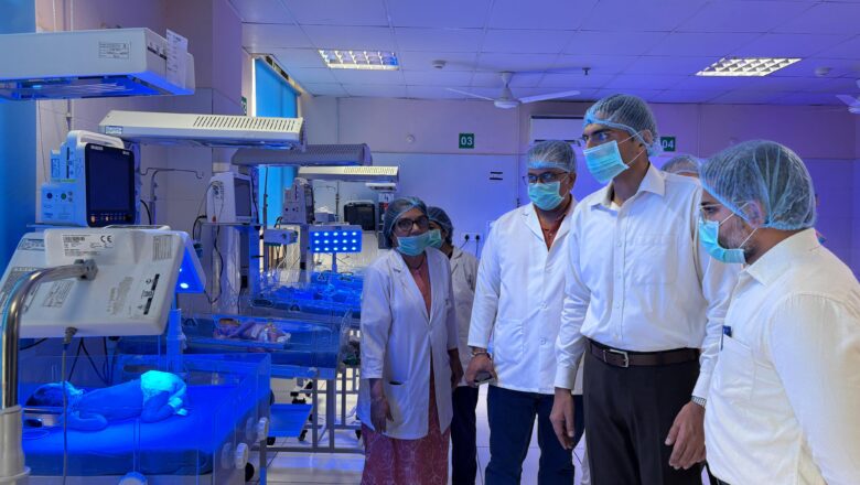 जिलाधिकारी सविन बंसल द्वारा उपलब्ध कराए गए डेडिकेटेड वाहन, ‘रक्त गरुड़’ इलेक्ट्रिक वाहन और आधुनिक सुविधाओं से मरीजों को बड़ी राहत मिली है