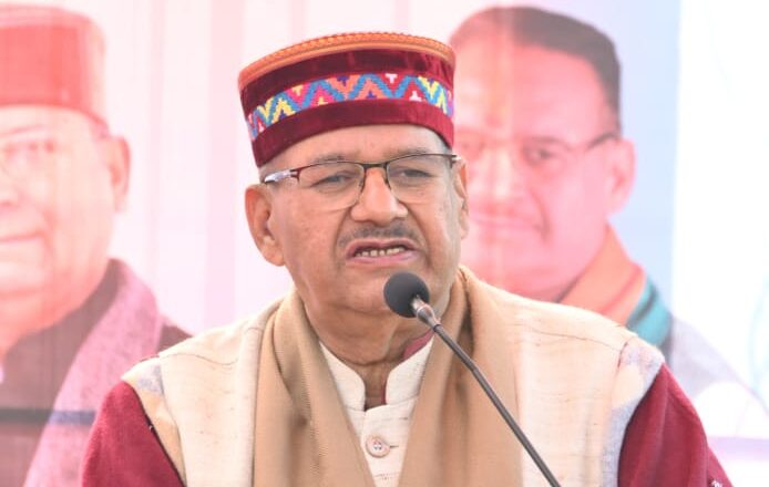 मंत्री गणेश जोशी ने अधिकारियों को निर्देशित किया कि निर्माण कार्य गुणवत्ता के साथ समयबद्ध रूप से पूर्ण किया जाए, ताकि आम जनता को शीघ्र लाभ मिल सके