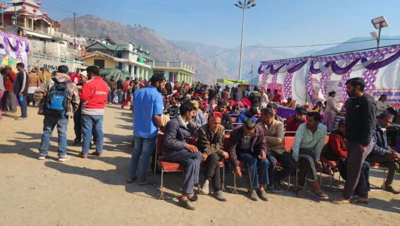 मुख्यमंत्री धामी की जनहितकारी नीतियों के तहत डीएम सविन बंसल के नेतृत्व में कालसी शिविर में स्वास्थ्य, पेंशन, कृषि और प्रमाण पत्र सेवाएं उपलब्ध कराई गईं