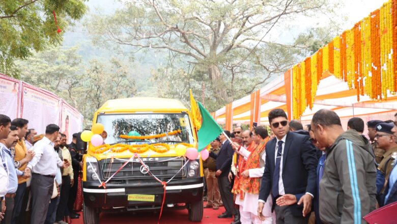 मुख्यमंत्री धामी ने कहा– शिक्षा और स्वास्थ्य हर व्यक्ति तक पहुंचाना सरकार की प्राथमिकता, नए वाहनों से सेवाओं में आएगा सुधार
