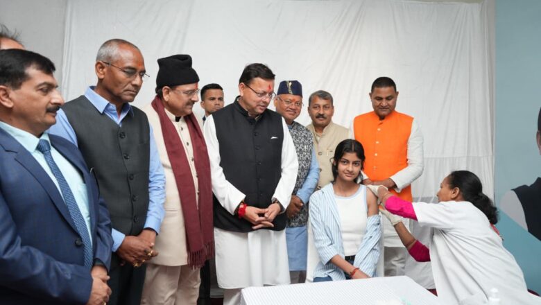 मुख्यमंत्री धामी ने कहा कि मातृशक्ति के कल्याण के लिए भी सरकार द्वारा विभिन्न योजनाएँ संचालित की जा रही हैं