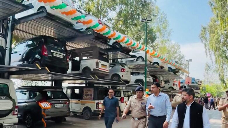डीएम सविन बंसल के प्रयासों से पार्किंग उपयोगकर्ताओं को मिलेगा निःशुल्क ईवी कैब सुविधा का लाभ
