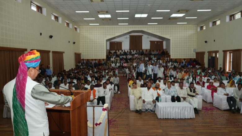 मुख्यमंत्री पुष्कर सिंह धामी ने नमस्ते योजना और आयुष्मान भारत जैसी योजनाओं का किया उल्लेख