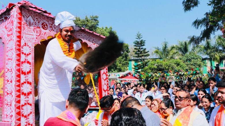 सीआईएमएस कॉलेज में गोल्ज्यू महाराज की डोली का भव्य स्वागत, हजारों श्रद्धालु हुए शामिल