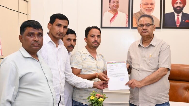 मंत्री गणेश जोशी ने ग्राम वासियों को भरोसा दिलाया कि प्रभावित क्षेत्रों में समय रहते सभी जरूरी कार्य पूरे किए जाएंगे