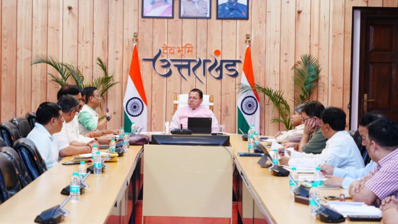 मुख्यमंत्री धामी ने संस्थागत प्रसव को बढ़ावा देने के निर्देश देते हुए कहा कि सभी गर्भवती महिलाओं का पूरा डाटा सुरक्षित रखा जाए