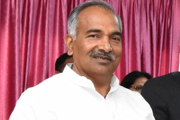 क्या सच सामने आने में देरी जानबूझकर क्या पांडे अपनी जिम्मेदारी से बच रहे हैं?